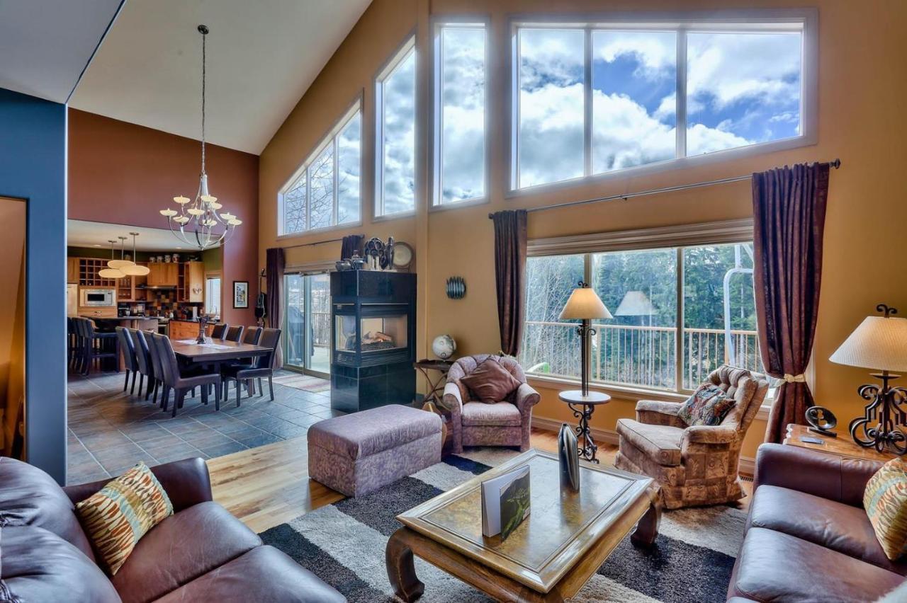 Soleil Chalet By Bear Country Sun Peaks Pokoj fotografie